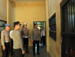 Cek Ruang Tahanan, Kapolres Tulang Bawang Barat Tekankan Jaga Kebersihan dan Kesehatan