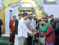 Pj Bupati Qudrotul Ikhwan Dampingi Pj Gubernur Lampung Sholat Subuh di Masjid An Nur, Menggala