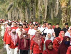 Salah Satu Rangkaian Peringati HUT RI ke-79 Pemkab Tubaba Gelar Jalan Sehat