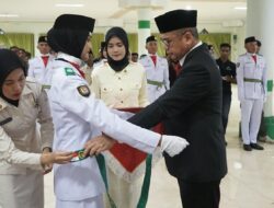 Pj Bupati Kukuhkan 33 Anggota Paskibraka Kabupaten Tulang Bawang