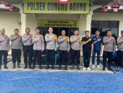 Kunjungi Dua Polsek, Wakapolres Tulang Bawang Barat Motivasi Personel dalam Pelaksanaan Tugas