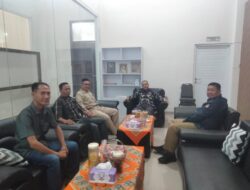 Ketua Bersama Sekertaris KPU Tuba Sambut Baik Kedatangan Pengurus (ALPBD) Lampung