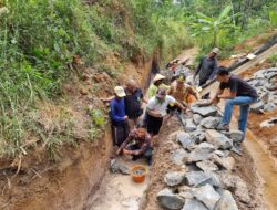 Pembangunan Jembatan Usaha Tani DD 2024 Kampung Bakung Rahayu