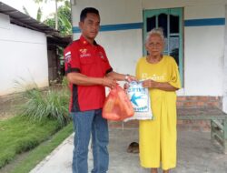 Bantu Masyarakat yang Kurang Mampu Dpc PWDPI Tuba Gulirkan Paket Sembako