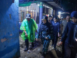 Bunda Eva Dwiana Peduli Warga Terdampak Banjir