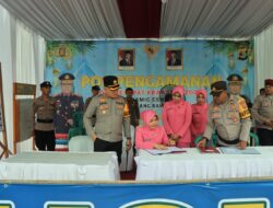 Kunjungi Pospam Islamic Center dan Pulung Kencana Ops Ketupat Krakatau 2025, Kapolres Bersama Ibu Ketua Bhayangkari Cabang Tubaba Berikan Bingkisan Kepada Petugas