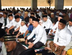 Bupati dan Wakil Bupati Tubaba Laksanakan Salat Idul Adha 1446 H di Islamic Center