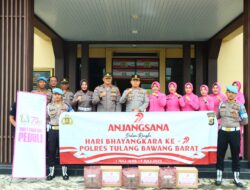 Sambut Hut Bhayangkara ke-79, Polres Tulang Bawang Barat Laksanakan Anjangsana ke Purnawirawan dan Warakawuri