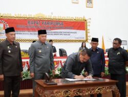 Bupati Tubaba Hadiri Rapat Paripurna DPRD Dalam Rangka Pembicaraan Tingkat II Raperda Pertanggungjawaban APBD 2024