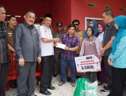 Pemkab Tubaba Salurkan Bantuan Sosial untuk Korban Kebakaran di Tiyuh Pagar Dewa