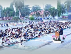 Pemkab Tulang Bawang Gelar Sholat Idul Adha 1446 H dan Salurkan 53 Hewan Kurban ke 15 Kecamatan