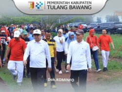 Bupati Qudrotul Ikhwan dan Ribuan Masyarakat Meriahkan Jalan Sehat Kemerdekaan