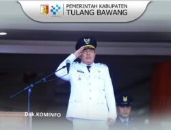 Wakil Bupati Tulang Bawang Pimpin Upacara Penurunan Bendera Merah Putih Peringatan HUT ke-80 Kemerdekaan RI