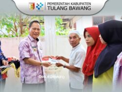 Dukung Program “Udang Manis”, Bupati Salurkan KKS PKH dan BPNT di Kecamatan Menggala