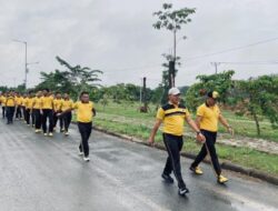 Polres Tulang Bawang Barat Tingkatkan Kebugaran Melalui Olahraga Pagi Bersama