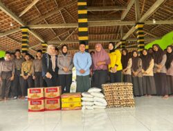 Polwan Polres Tulang Bawang Gelar Bakti Sosial di Pondok Pesantren Sunan Bonang