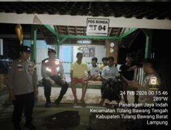 Personil Polsek Tulang Bawang Tengah, Gelar Patroli Siskamling Dini Hari Guna Cegah Gangguan Kamtibmas di Bulan Ramadhan