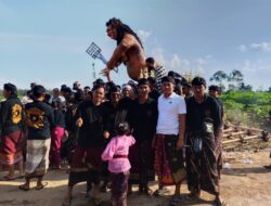 350 Umat Hindu Padati Gedung Aji Pawai Ogoh-Ogoh Bergemuruh, Suasana Mencekam Berubah Khidmat