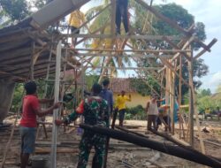 Babinsa 426-02 Menggala, Gotong Royong Bersama Warga Bangun Rumah