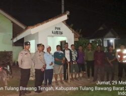 Kapolsek Tulang Bawang Tengah Perkuat Keamanan Lingkungan, Patroli Sambang Pos Ronda dan Berikan Pesan Kamtibmas